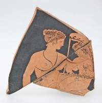 Trinkschale, attisch-rotfigurig (Fragmente), Jenaer Maler bzw. Maler der Jenaer Schalen: Aphrodite und Eros. 1. Viertel 4. Jahrundert v. Chr.