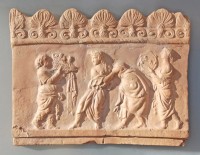 Terrakotta-Platte, sog. Campana-Relief: Bakchische Weihen. Spätes 1. / frühes 2. Jahrhundert n. Chr.